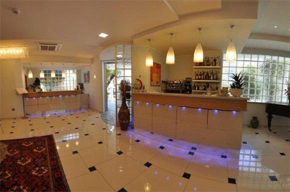 Hotel Haus Charlotte San Benedetto del Tronto Exterior foto
